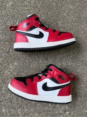 Air Jordan 1 Mid Chicago Toe (TD) Toddler Baby Shoes Size 7C Sneakers 640735-069